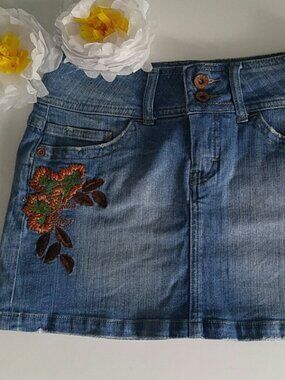 Clash SZ S Y2K Factory Distressed & Faded Stonewash Denim Mini Skirt